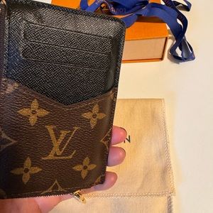 *Sold*Louis Vuitton Card Holder Recto Verso